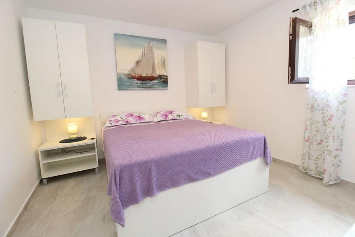 Apartments By The Sea Mandre, Pag - 6284 Kolan Exterior foto